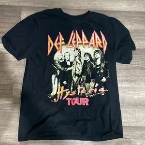 Black def leopard shirt from hot topic it’s in perfect condition barely worn